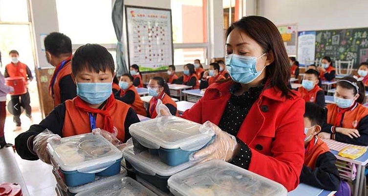 配餐安全層層把關(guān)