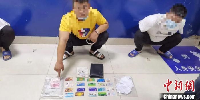 圖為警方抓獲犯罪嫌疑人。警方供圖