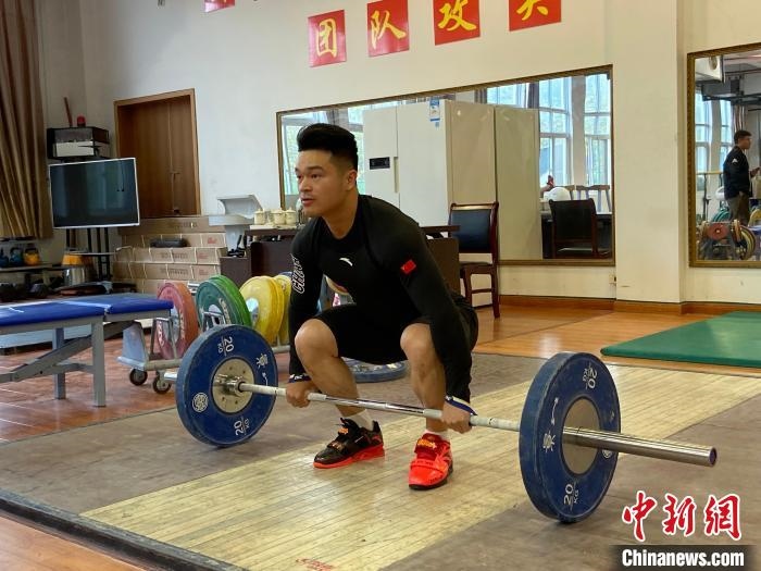 石智勇訓練場景?！×植?攝