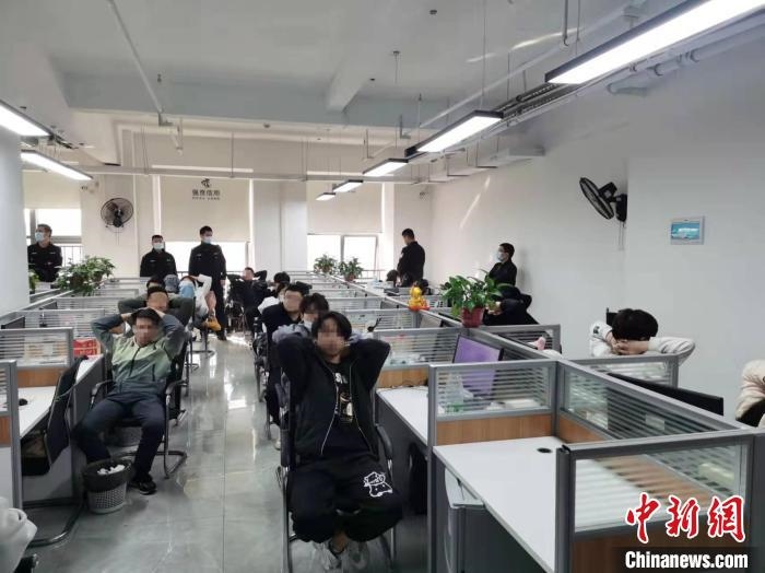 抓捕現(xiàn)場(chǎng)。　長(zhǎng)沙市公安局供圖