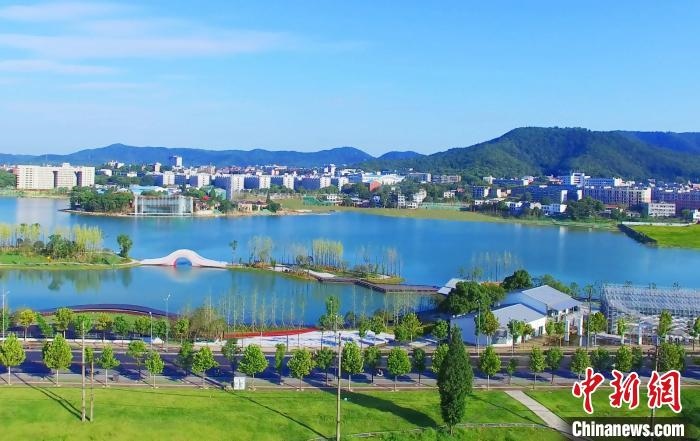 后湖藝術(shù)園。　唐小晴 攝