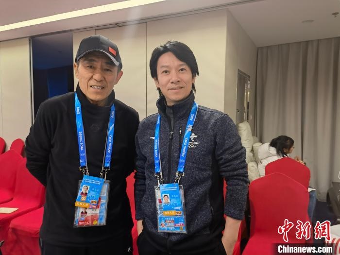 張文海與張藝謀的合影?！埼暮?供圖