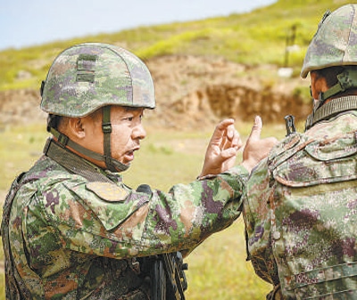 【二十大代表風采】沖鋒在前 續(xù)寫連隊榮光