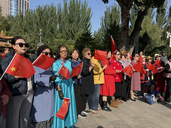 1759238178989731.jpg 國慶1.jpg