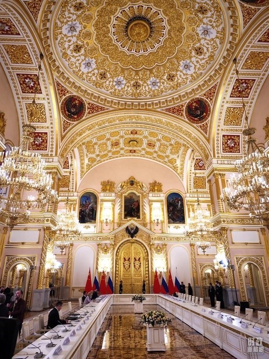 △習(xí)主席和普京總統(tǒng)舉行大范圍會(huì)談的會(huì)場(chǎng)。（總臺(tái)央廣記者潘毅拍攝）