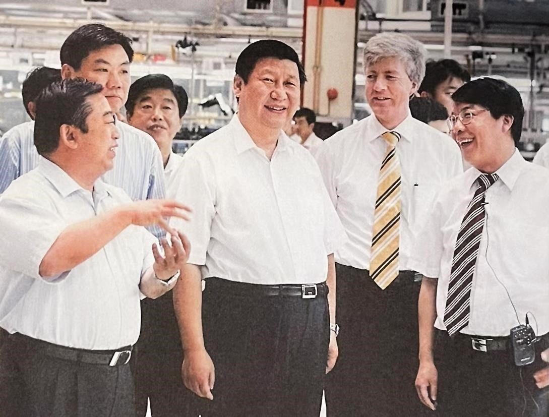 2007年7月，習(xí)近平調(diào)研上海大眾汽車有限公司。