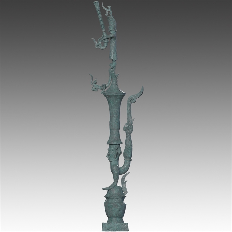 銅罍座倒立鳥足頂尊神像。四川省文物考古研究院供圖