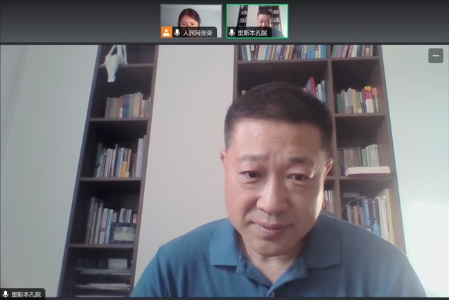 里斯本大學(xué)孔子學(xué)院中方院長(zhǎng)王錦程。 采訪截圖