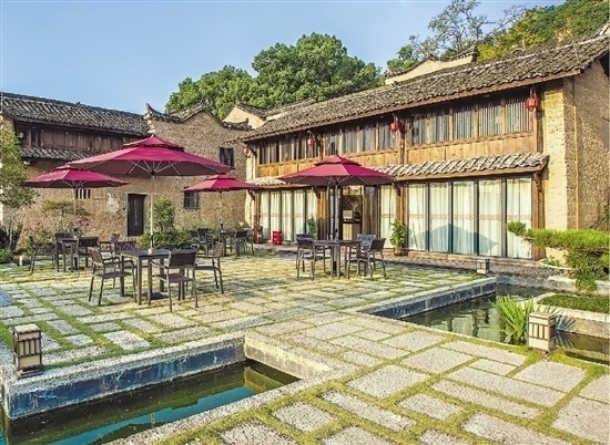 整治后的蓮都區(qū)下南山村催生眾多新業(yè)態(tài)。 當(dāng)?shù)毓﹫D