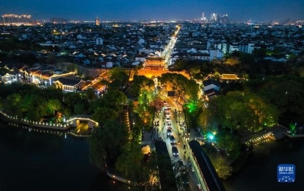 鏡觀中國(guó)丨雙面“繡”姑蘇