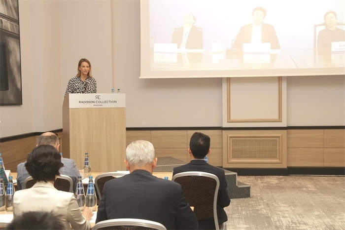 波蘭國家商會副主席卡羅麗娜致辭。