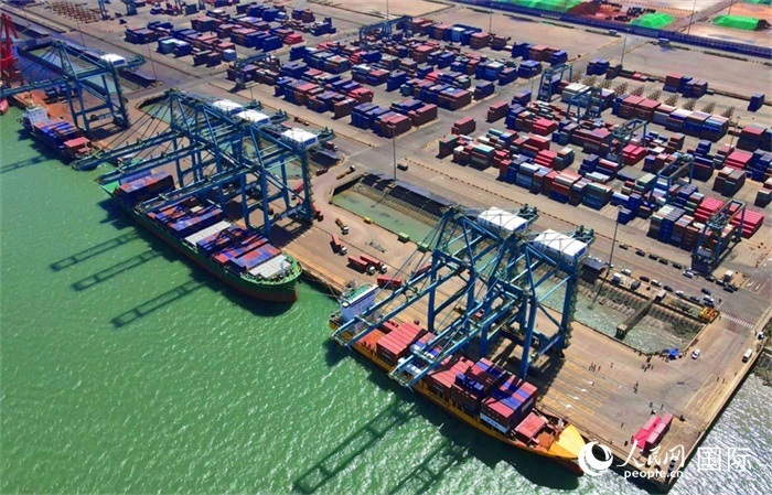 黃驊港綜合港區(qū)航拍圖。人民網(wǎng) 周博攝