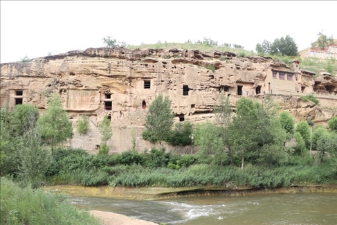 外國(guó)博主邂逅“塞上碑林”紅石峽 讀懂崖壁上的“榆林史詩”_fororder_圖片34