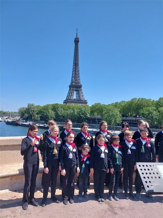 2.2023年5月，巴黎寶麗聲童聲合唱團(tuán)錄制歌曲《如果我去中國》。（圖片由受訪者提供）