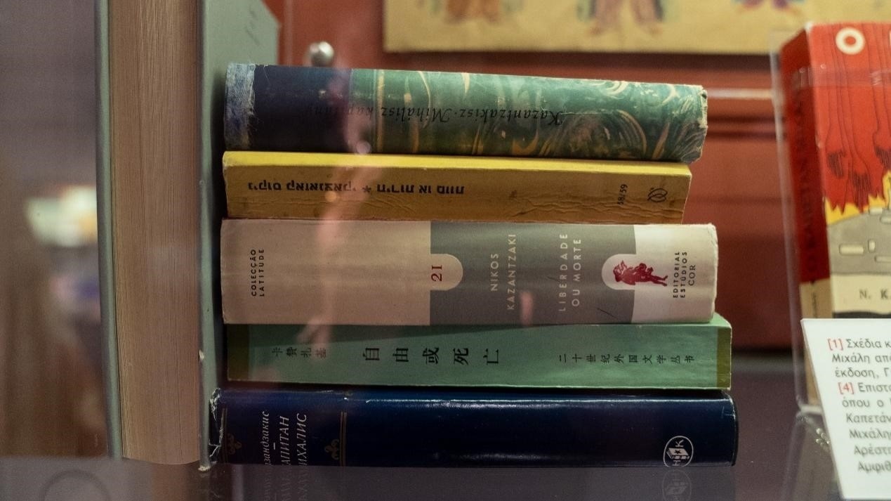 《自由或死亡》是卡贊扎基斯第一部被翻譯成中文的作品，希臘名為《米卡尼船長(zhǎng)》，“米卡尼”正是他父親的名字。人民網(wǎng)記者 葛泰佚攝