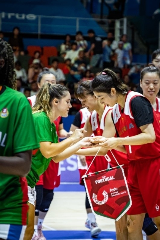 28日，成都大運(yùn)會(huì)女籃項(xiàng)目葡萄牙隊(duì)對(duì)戰(zhàn)中國(guó)隊(duì)。 受訪者供圖