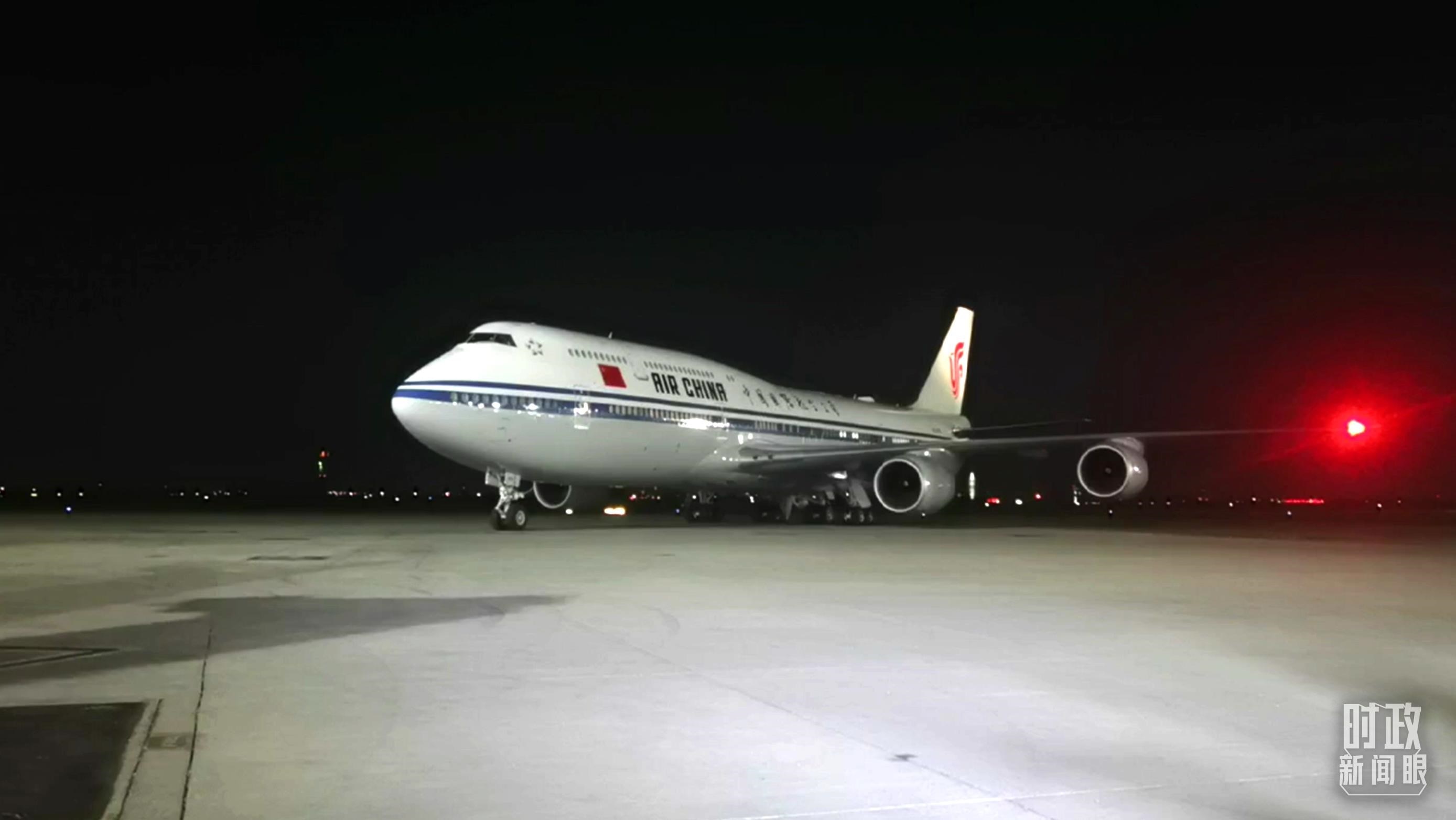 △這是習近平乘坐的專機。（總臺央視記者鐘銳拍攝）