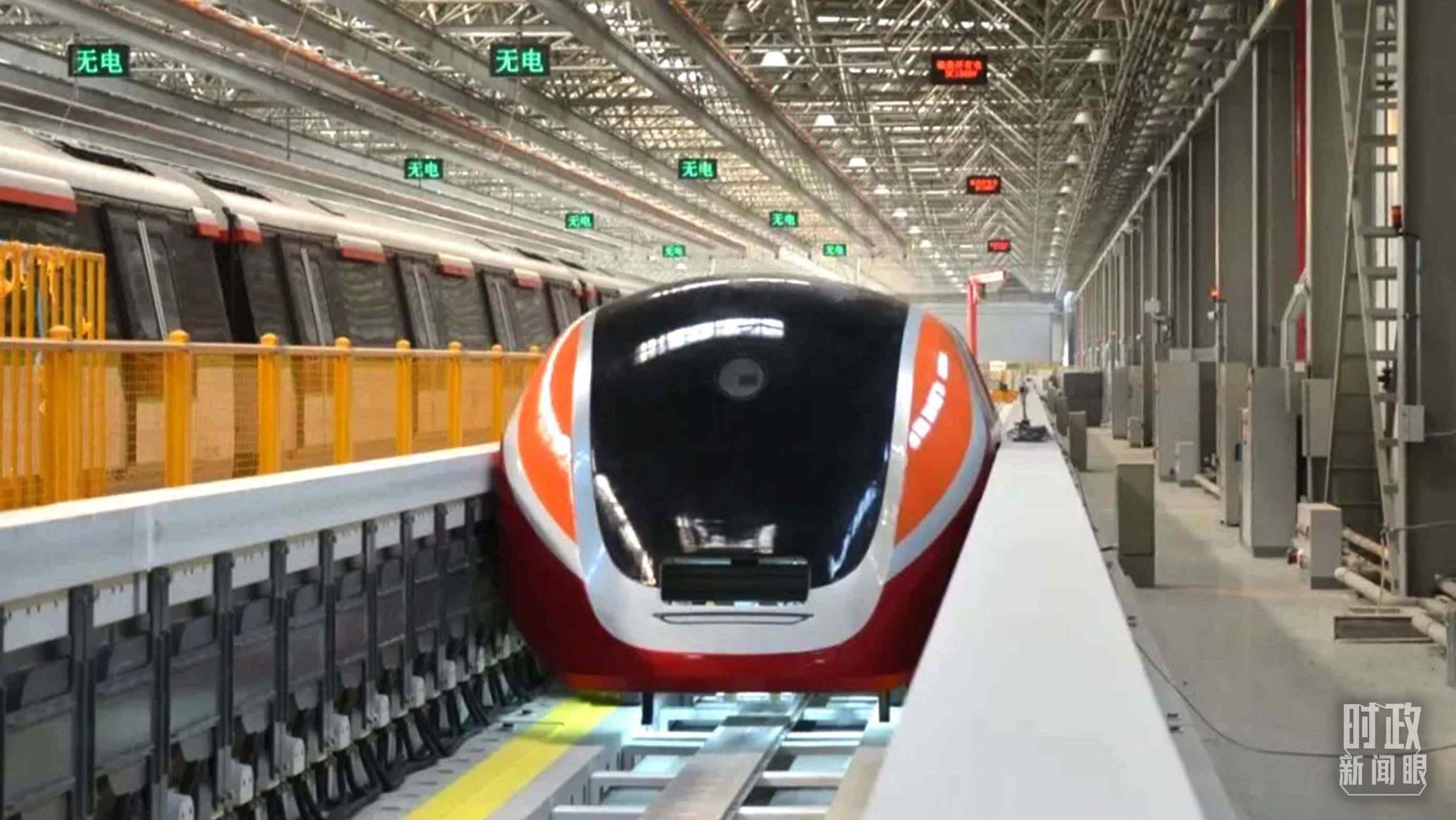 △3月31日，由中國中車自主研制的國內(nèi)首套高溫超導(dǎo)電動(dòng)懸浮全要素試驗(yàn)系統(tǒng)完成首次懸浮運(yùn)行。（圖/中車齊齊哈爾車輛有限公司）