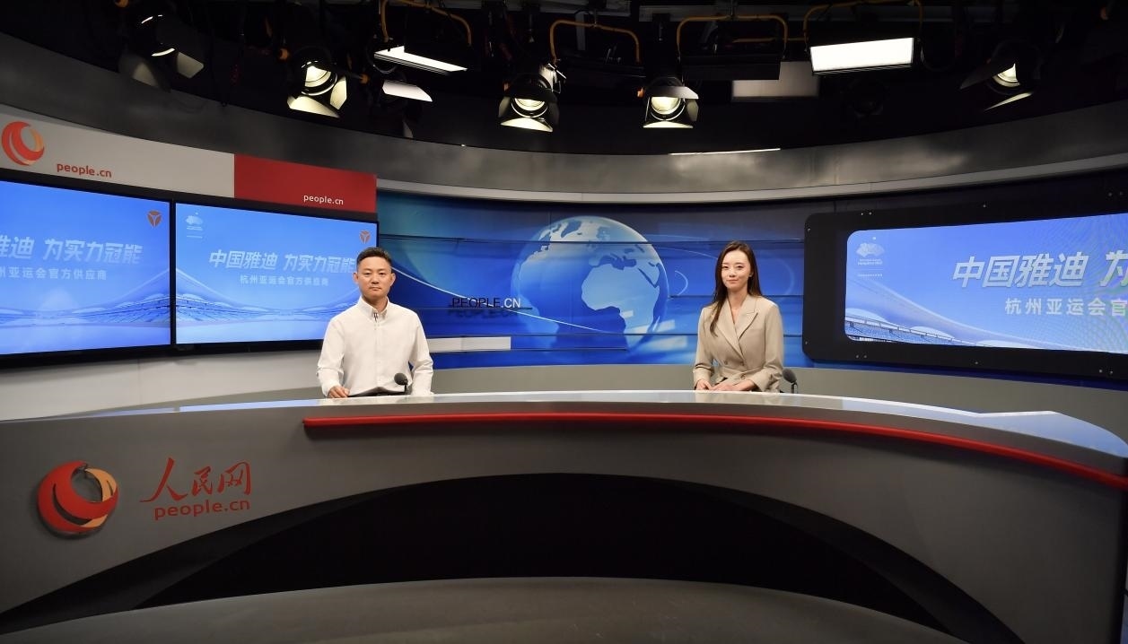 雅迪科技集團全球營銷與服務(wù)總裁王家中接受人民網(wǎng)記者采訪。人民網(wǎng)記者 于凱攝