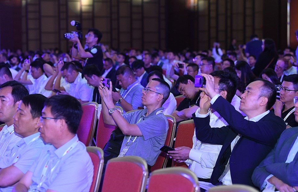 2023數(shù)字經(jīng)濟(jì)峰會(huì)·城市智能升級(jí)主題論壇現(xiàn)場(chǎng)。人民網(wǎng)記者 翁奇羽攝