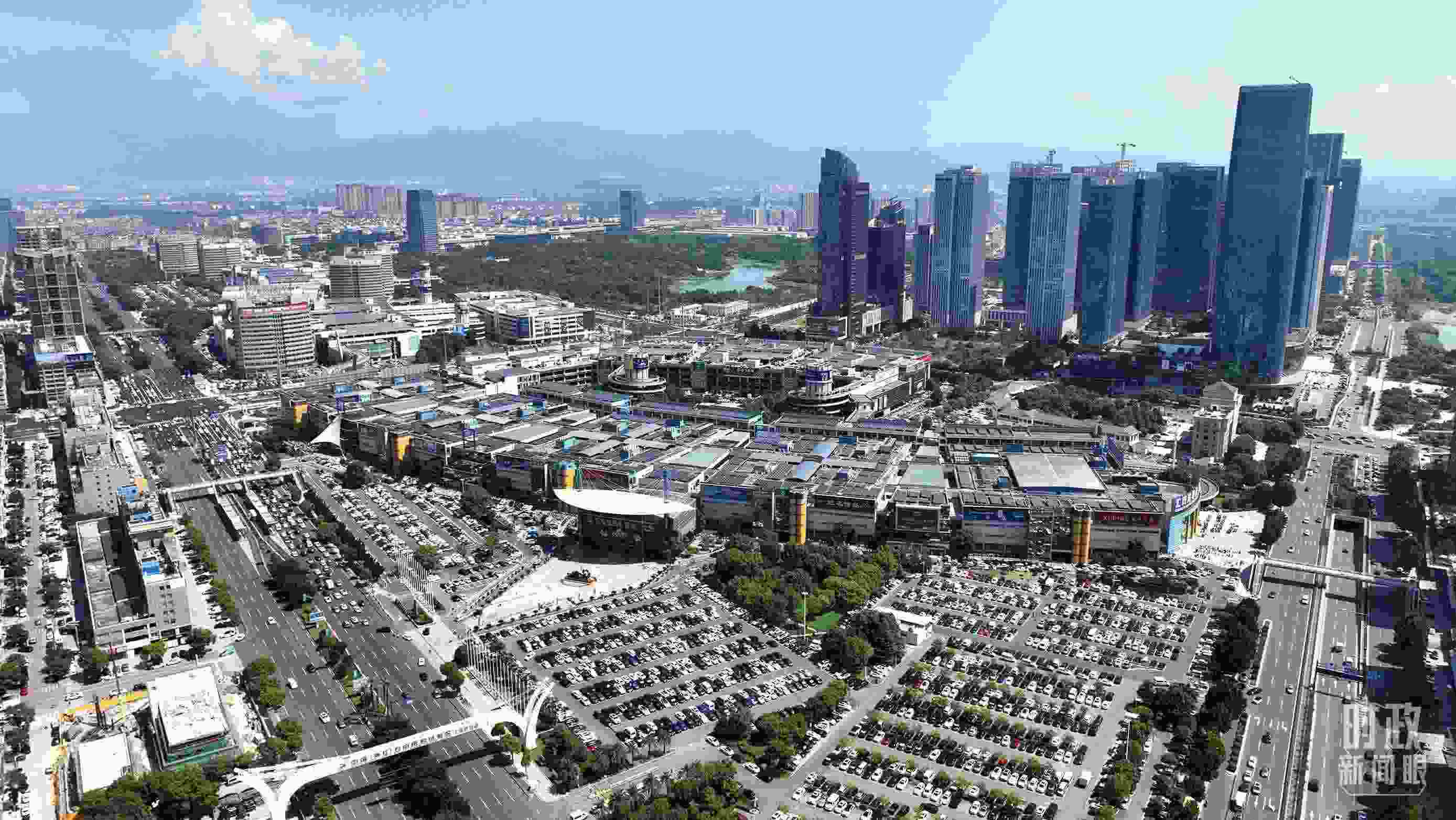 △義烏國(guó)際商貿(mào)城航拍。（總臺(tái)央視記者羅瀟拍攝）