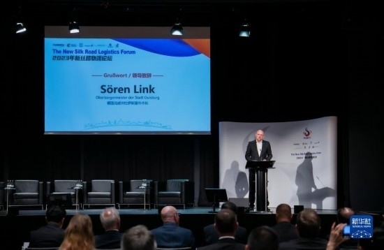 9月21日，在德國杜伊斯堡，杜伊斯堡市市長澤倫·林克出席2023新絲路物流論壇并致辭。新華社記者 張帆 攝