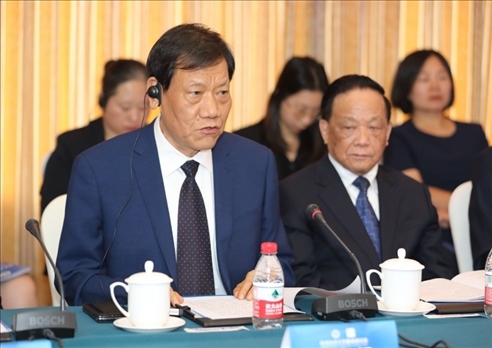 中國(guó)社會(huì)工作聯(lián)合會(huì)會(huì)長(zhǎng)陳存根致辭。主辦方供圖