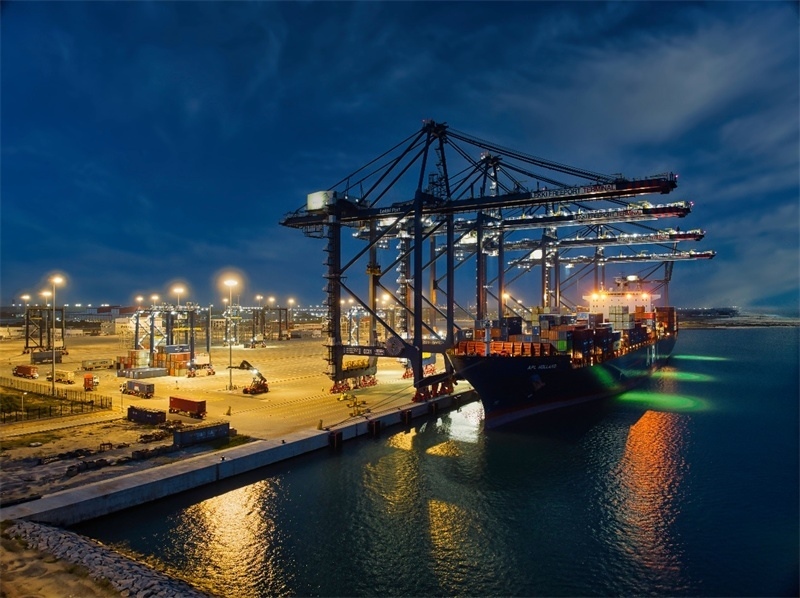 萊基港實(shí)行7×24小時(shí)裝卸作業(yè)機(jī)制。受訪者供圖