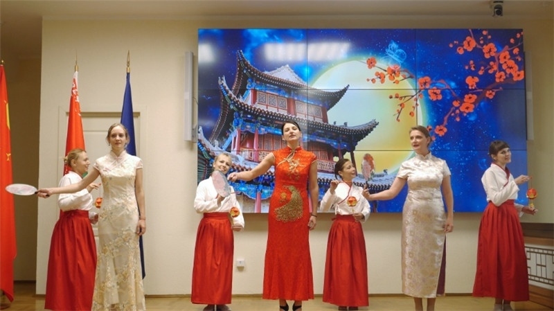 白俄羅斯國(guó)立大學(xué)孔子學(xué)院的中秋晚會(huì)。受訪者供圖
