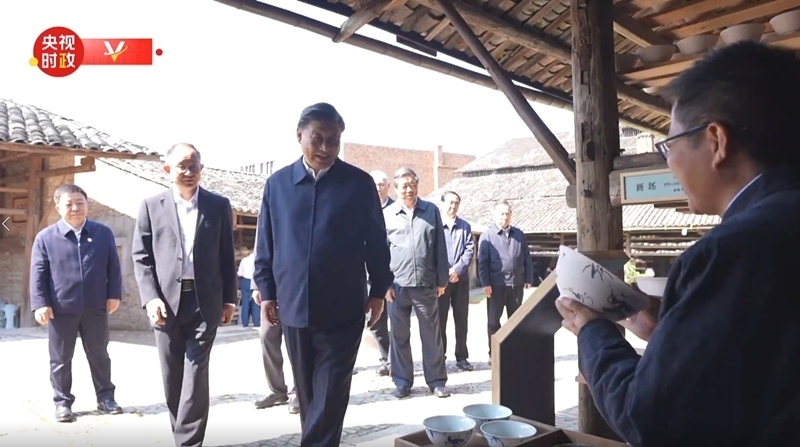 2023年10月11日，習(xí)近平在江西景德鎮(zhèn)考察。（視頻截圖）