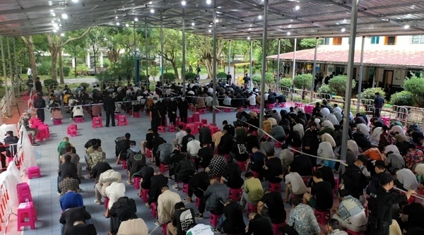 2349名電信網(wǎng)絡詐騙犯罪嫌疑人一次性移交我方。公安部供圖