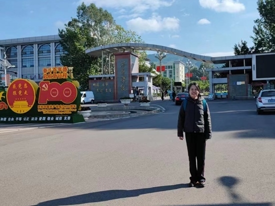 北京交通大學(xué)退休教師李唐軍在西昌學(xué)院。校方供圖