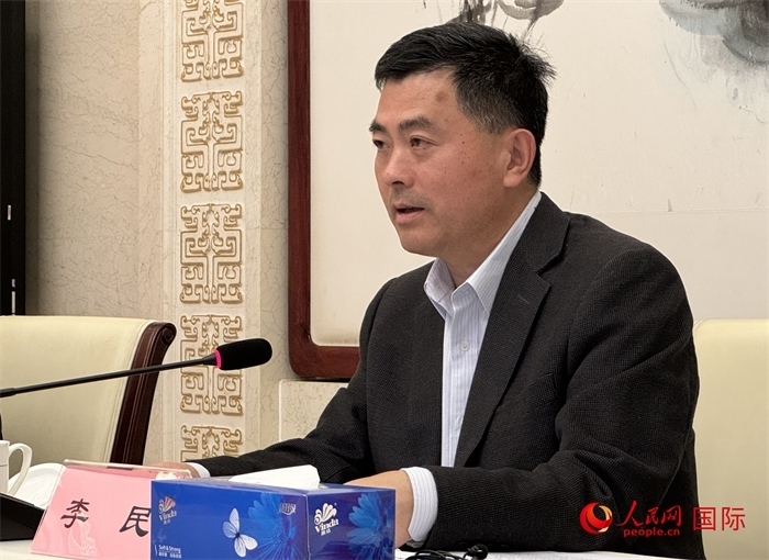 10月31日，歐美同學會秘書長李民在第五屆中法文化論壇媒體吹風會上講話。（人民網(wǎng) 謝瑩攝）