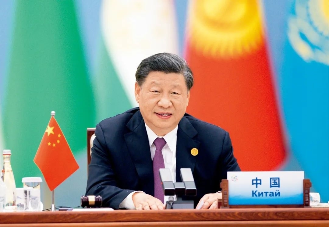 2023年5月19日上午，國(guó)家主席習(xí)近平在陜西省西安市主持首屆中國(guó)—中亞峰會(huì)并發(fā)表題為《攜手建設(shè)守望相助、共同發(fā)展、普遍安全、世代友好的中國(guó)—中亞命運(yùn)共同體》的主旨講話。圖/ 新華社記者 黃敬文 攝