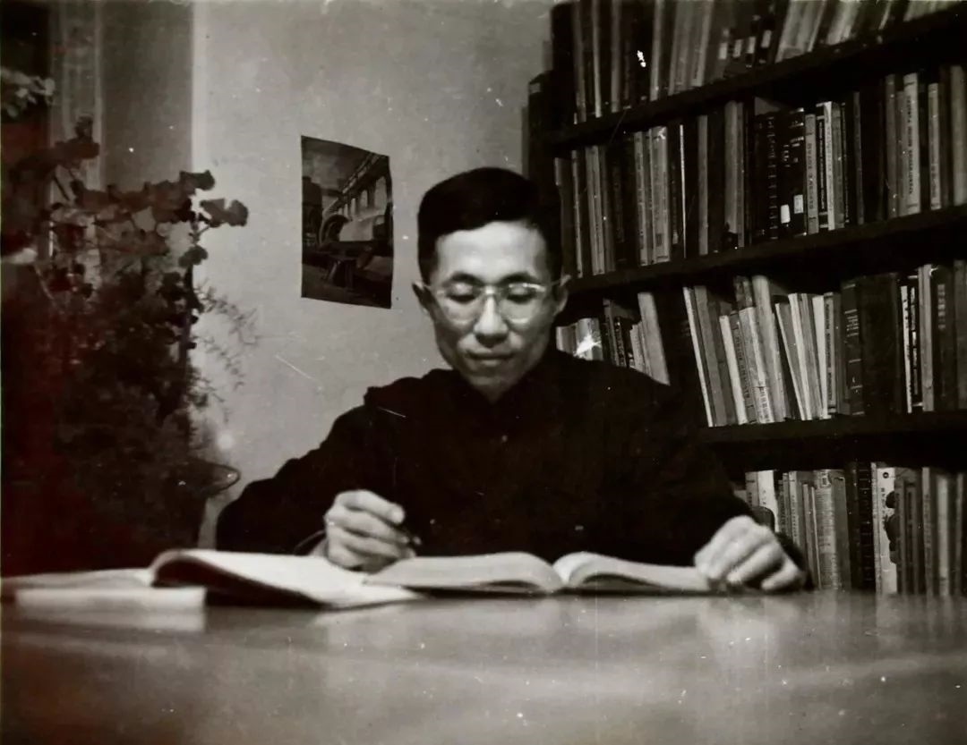 青年時(shí)期的秦裕琨。哈爾濱工業(yè)大學(xué)供圖