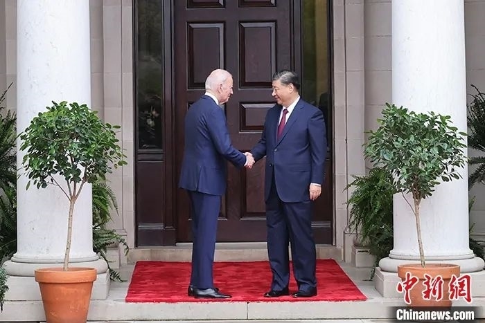 當(dāng)?shù)貢r(shí)間11月15日，中國(guó)國(guó)家主席習(xí)近平在美國(guó)舊金山斐洛里莊園同美國(guó)總統(tǒng)拜登舉行中美元首會(huì)晤。中新社記者 盛佳鵬 攝