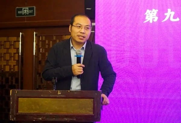 清華大學(xué)社會科學(xué)學(xué)院副院長、政治學(xué)系長聘教授孟天廣在研討會上總結(jié)發(fā)言。主辦方供圖