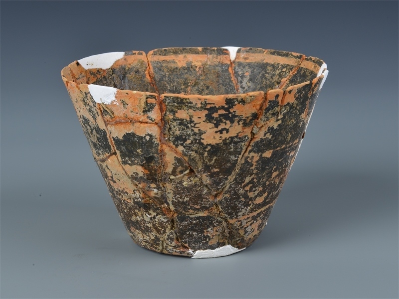 出土的蛋殼彩陶杯。國家文物局供圖