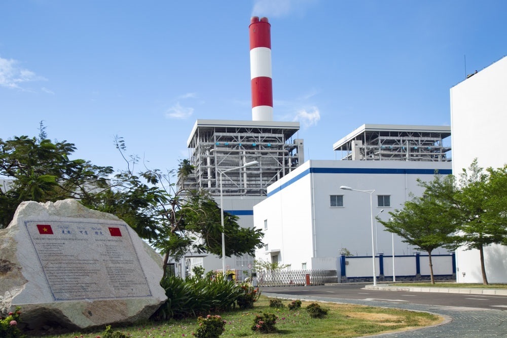 這是2021年3月24日在越南平順省拍攝的越南永新燃煤電廠一期BOT項目廠區(qū)。新華社發(fā)（南方電網(wǎng)越南永新公司供圖）