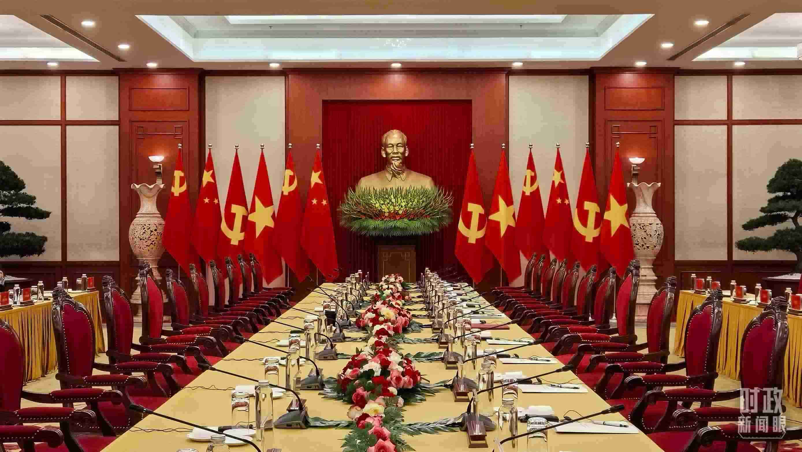 △當(dāng)?shù)貢r(shí)間12月12日下午，習(xí)近平在這里與阮富仲舉行會(huì)談，這是會(huì)談開始前的場(chǎng)景。（總臺(tái)央視記者邢彬拍攝）