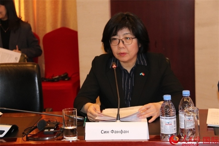 中國駐哈薩克斯坦大使館公使銜參贊邢芳芳致辭。人民網(wǎng)記者 李強(qiáng)攝