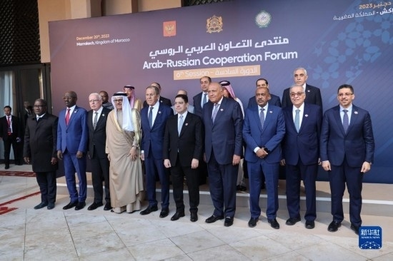 12月20日，與會代表在摩洛哥南部城市馬拉喀什舉行的第六屆阿拉伯-俄羅斯合作論壇上合影。新華社記者霍晶攝