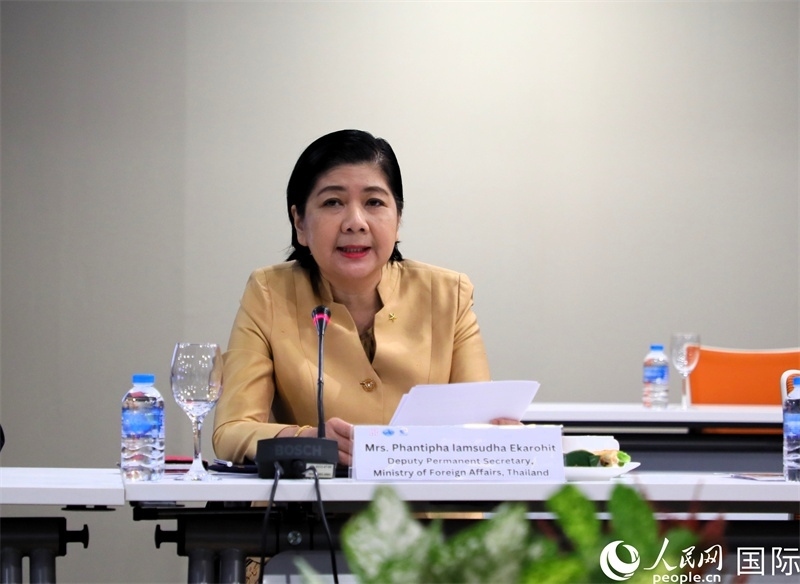泰國(guó)外交部副次長(zhǎng)潘提帕作主旨發(fā)言。人民網(wǎng)記者 白元琪攝
