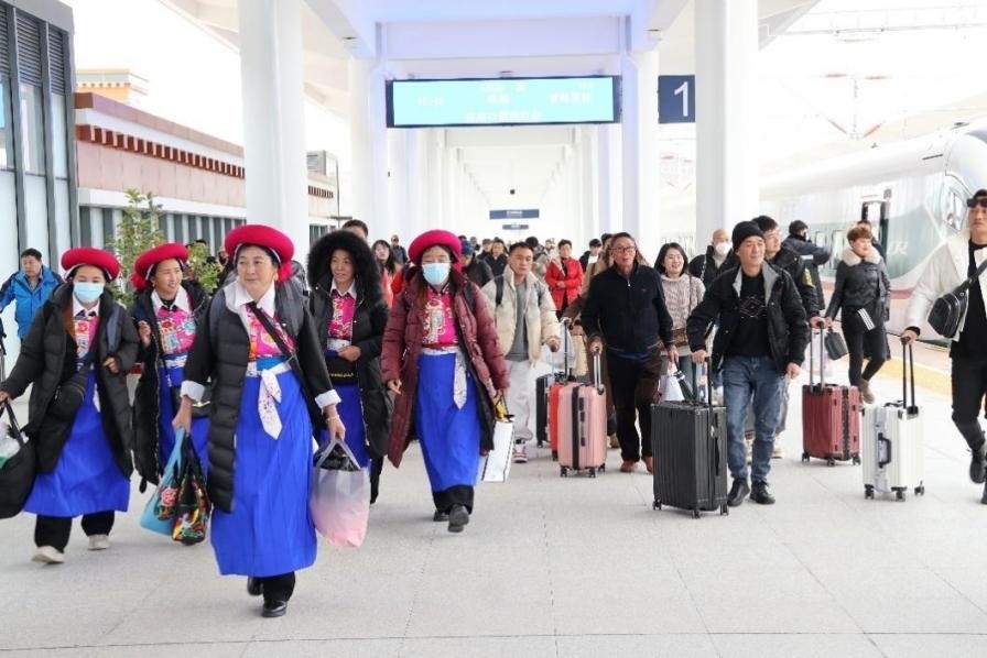 麗香鐵路開通滿月，累計發(fā)送旅客超18萬人次。受訪方供圖