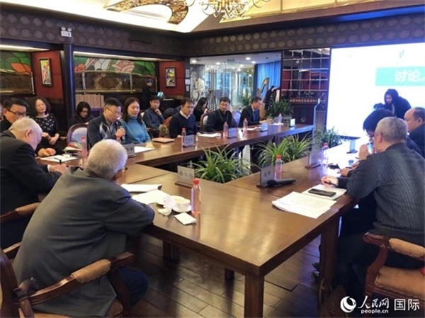 與會(huì)專(zhuān)家學(xué)者就拉美局勢(shì)和中拉關(guān)系展開(kāi)討論。人民網(wǎng)記者 趙健攝