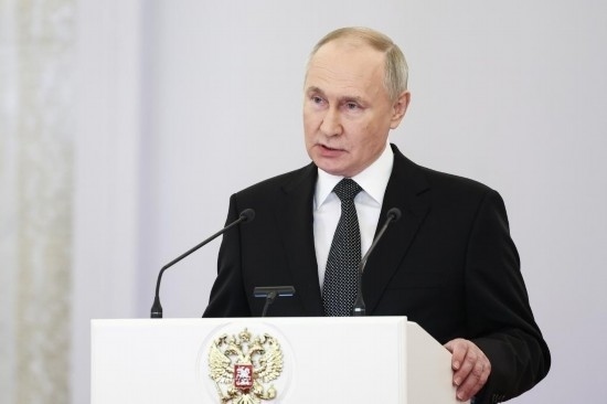 2023年12月8日，俄羅斯總統(tǒng)普京在莫斯科克里姆林宮出席“祖國英雄日”慶祝儀式。新華社/塔斯社