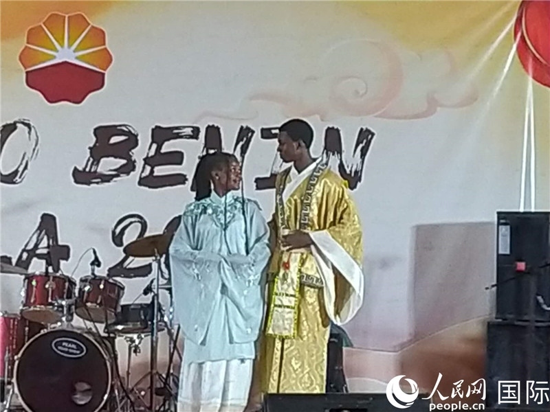 孔子學院的中國時裝秀表演。人民網記者 黃培昭攝