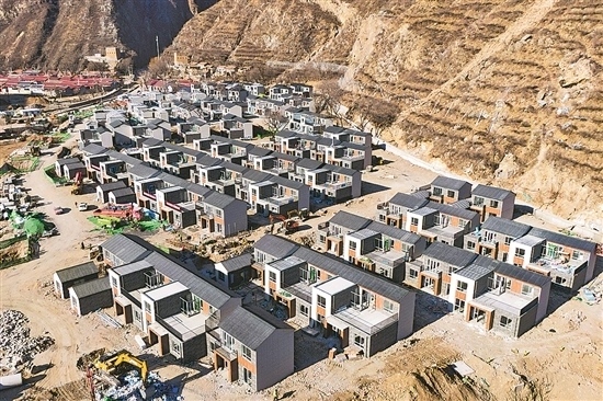 1月16日，門頭溝區(qū)齋堂鎮(zhèn)沿河口村，即將進(jìn)入內(nèi)部裝修環(huán)節(jié)的異地安置項目建設(shè)現(xiàn)場。