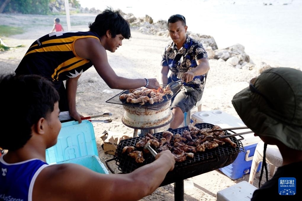 1月20日，當(dāng)?shù)厝嗽阼敽＿厽?。新華社記者 王申 攝