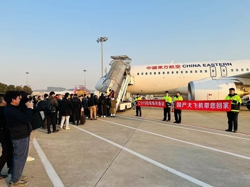 2024春運(yùn)第一天，東航4架C919大飛機(jī)全部投入商業(yè)運(yùn)營。東航供圖